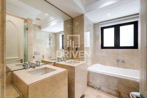 Apartament në Downtown Dubai (Downtown Burj Dubai), Emiratet e Bashkuara Arabe 1 dhomë gjumi, 141 m2. № 603699 - Foto 14