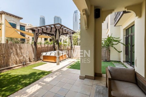 Apartament në Downtown Dubai (Downtown Burj Dubai), Emiratet e Bashkuara Arabe 1 dhomë gjumi, 141 m2. № 603699 - Foto 16