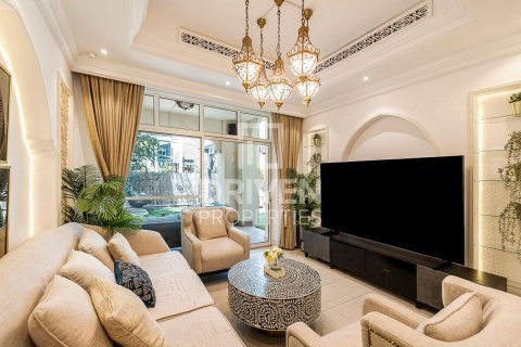 Apartament në Downtown Dubai (Downtown Burj Dubai), Emiratet e Bashkuara Arabe 1 dhomë gjumi, 141 m2. № 603699 - Foto 4