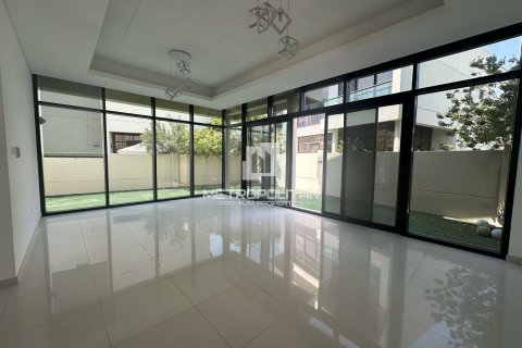 Shtëpi në qytet në DAMAC Hills (Akoya by DAMAC), Dubai, Emiratet e Bashkuara Arabe 3 dhoma gjumi, 190 m2. № 593842 - Foto 1