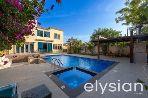 Vila v Jumeirah Park, Dubai, SAE 4 ložnice, 325 m² Č.: 586138 - fotografie 2