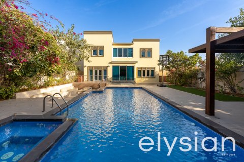 Vila v Jumeirah Park, Dubai, SAE 4 ložnice, 325 m² Č.: 586138 - fotografie 1