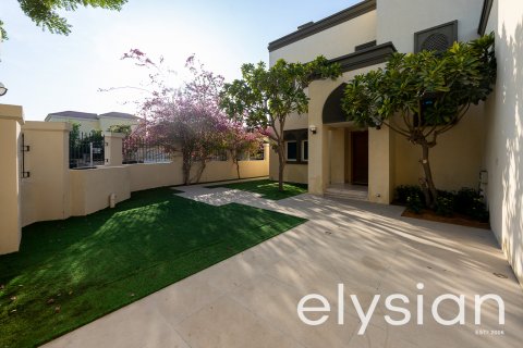 Vila v Jumeirah Park, Dubai, SAE 4 ložnice, 325 m² Č.: 586138 - fotografie 23