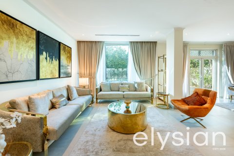 Vila v Jumeirah Park, Dubai, SAE 4 ložnice, 325 m² Č.: 586138 - fotografie 3