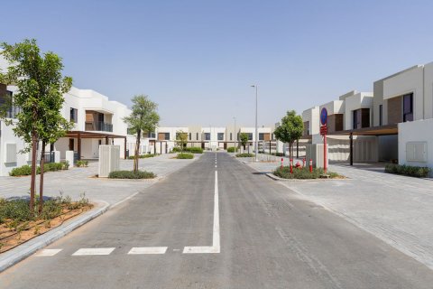 Townhouse on the Yas Island, Abu Dhabi, UAE 2 bedrooms, 124 sq.m. № 594534 - photo 21