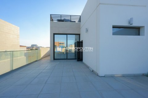 Commercial property in Al Salam Street, Abu Dhabi, UAE 5 bedrooms, 478 sq.m. № 594533 - photo 6