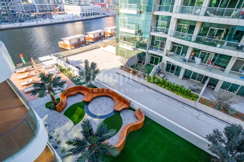 Apartmen di Business Bay, Dubai, UAE 1 bilik tidur, 100.75980671 meter persegi № 596499 - foto 4