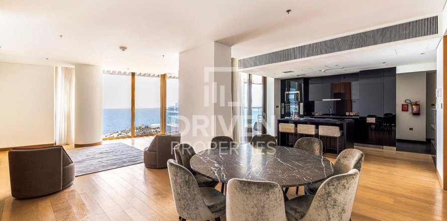 Apartament në Jumeirah, Dubai, Emiratet e Bashkuara Arabe 3 dhoma gjumi, 245 m2. № 603051