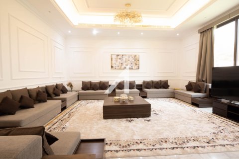 Villa in vendita a Umm Al Sheif, Dubai, EAU 7 camere da letto, 1114.8 mq. № 623860 - foto 3