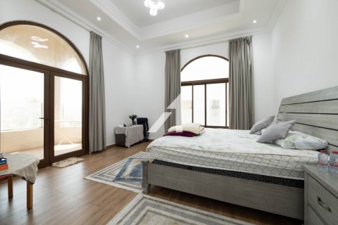 Villa in vendita a Umm Al Sheif, Dubai, EAU 7 camere da letto, 1114.8 mq. № 623860 - foto 25