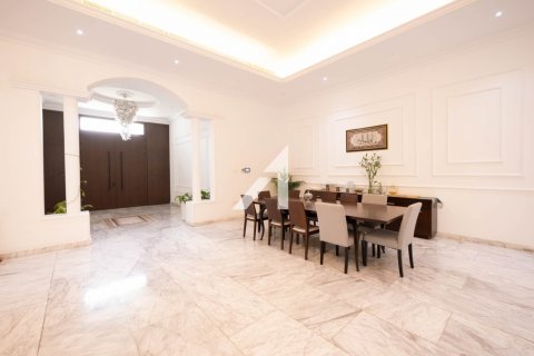 Villa in vendita a Umm Al Sheif, Dubai, EAU 7 camere da letto, 1114.8 mq. № 623860 - foto 12