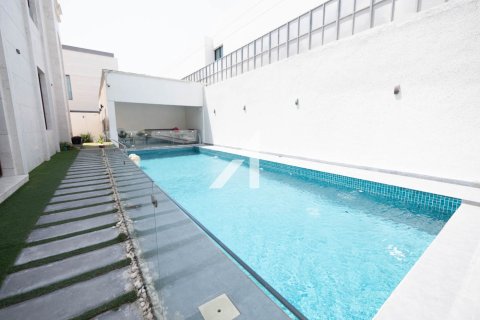 Villa in vendita a Umm Al Sheif, Dubai, EAU 7 camere da letto, 1114.8 mq. № 623860 - foto 28