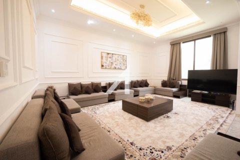 Villa in vendita a Umm Al Sheif, Dubai, EAU 7 camere da letto, 1114.8 mq. № 623860 - foto 4