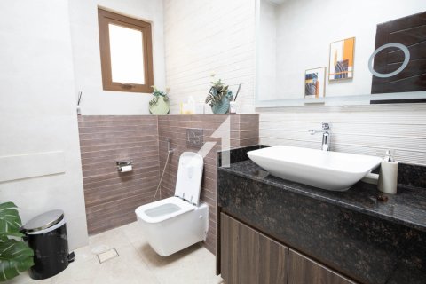 Villa in vendita a Umm Al Sheif, Dubai, EAU 7 camere da letto, 1114.8 mq. № 623860 - foto 24
