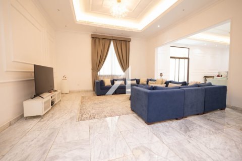 Villa in vendita a Umm Al Sheif, Dubai, EAU 7 camere da letto, 1114.8 mq. № 623860 - foto 10