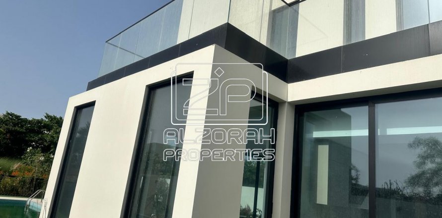 Ridamaja asukohaga Al Zorah, Ajman, AÜE: 3 magamistoaga, 557.4 m² Nr 589169