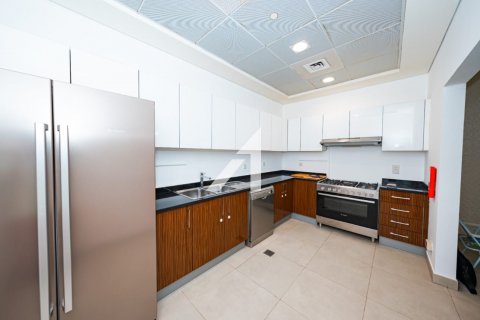 Apartment in Dubai, UAE 2 bedrooms, 153.6 sq.m. № 578634 - photo 4