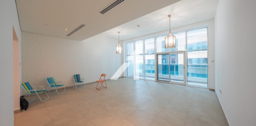 Apartment in Dubai, UAE 2 bedrooms, 153.6 sq.m. № 578634