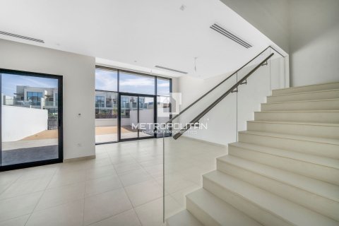Vilë në Al Furjan, Dubai, Emiratet e Bashkuara Arabe 3 dhoma gjumi, 255 m2. № 592790 - Foto 1
