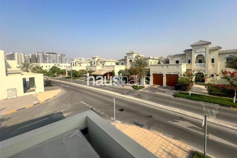 Al Furjan, Dubai, UAE의 임대용 타운하우스 침실 3개, 307제곱미터 번호 626456 - 사진 11