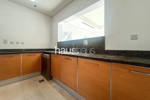 Al Furjan, Dubai, UAE의 임대용 타운하우스 침실 3개, 307제곱미터 번호 626456 - 사진 8