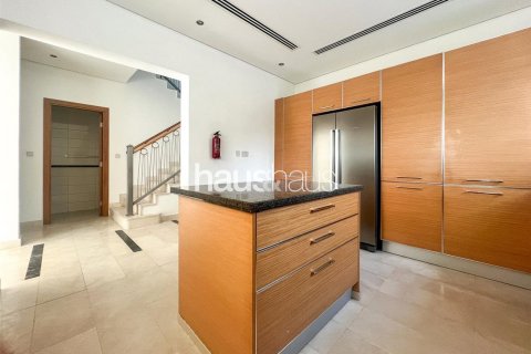 Al Furjan, Dubai, UAE의 임대용 타운하우스 침실 3개, 307제곱미터 번호 626456 - 사진 4