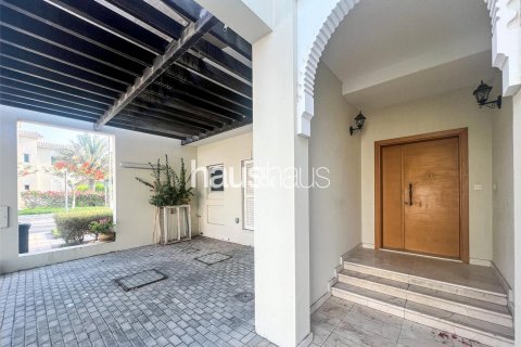Al Furjan, Dubai, UAE의 임대용 타운하우스 침실 3개, 307제곱미터 번호 626456 - 사진 21