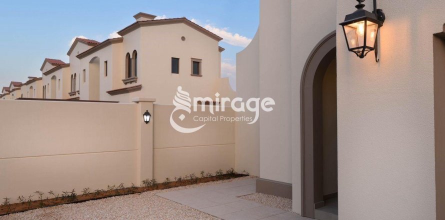 Townhouse i Khalifa City, Abu Dhabi, UAE 3 soveværelser, 151.9 kvm № 596767