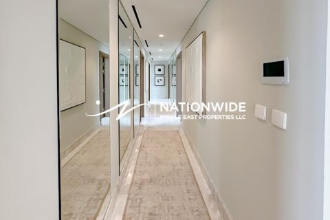Vilë në Abu Dhabi, Emiratet e Bashkuara Arabe 3 dhoma gjumi, 280 m2. № 595637 - Foto 6