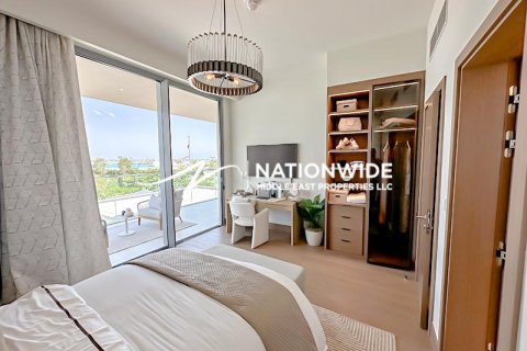 Vilë në Abu Dhabi, Emiratet e Bashkuara Arabe 3 dhoma gjumi, 280 m2. № 595637 - Foto 8