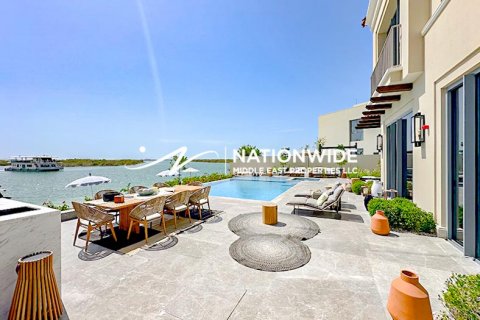 Vilë në Abu Dhabi, Emiratet e Bashkuara Arabe 3 dhoma gjumi, 280 m2. № 595637 - Foto 10