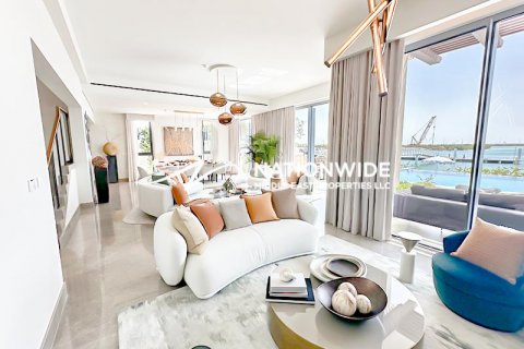 Vilë në Abu Dhabi, Emiratet e Bashkuara Arabe 3 dhoma gjumi, 280 m2. № 595637 - Foto 3
