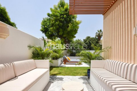 Villa in The Lakes, Dubai, UAE 3 bedrooms, 244 sq.m. № 625332 - photo 5