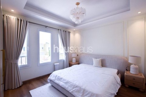 Villa in The Lakes, Dubai, UAE 3 bedrooms, 244 sq.m. № 625332 - photo 20