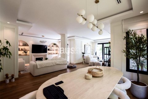 Villa in The Lakes, Dubai, UAE 3 bedrooms, 244 sq.m. № 625332 - photo 9