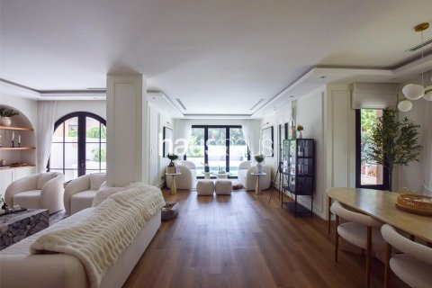 Villa in The Lakes, Dubai, UAE 3 bedrooms, 244 sq.m. № 625332 - photo 6