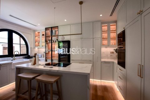 Villa in The Lakes, Dubai, UAE 3 bedrooms, 244 sq.m. № 625332 - photo 12