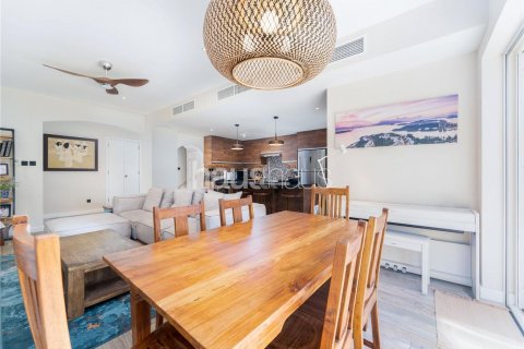 Villa in Arabian Ranches, Dubai, UAE 4 bedrooms, 213 sq.m. № 625333 - photo 5