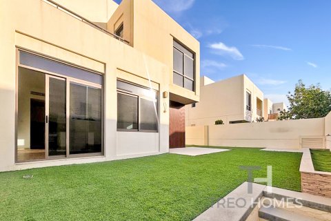 Villetta a schiera in affitto a Town Square, Dubai, EAU 4 camere da letto, 220 mq. № 590273 - foto 1