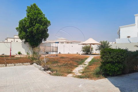 Villa à vendre à  Shakhbout City, Abu Dhabi, EAU 2090 m2 № 616044 - photo 5