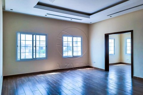 Villa à vendre à  Shakhbout City, Abu Dhabi, EAU 2090 m2 № 616044 - photo 10