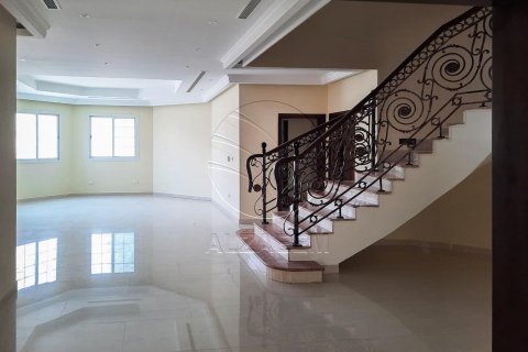 Villa à vendre à  Shakhbout City, Abu Dhabi, EAU 2090 m2 № 616044 - photo 9