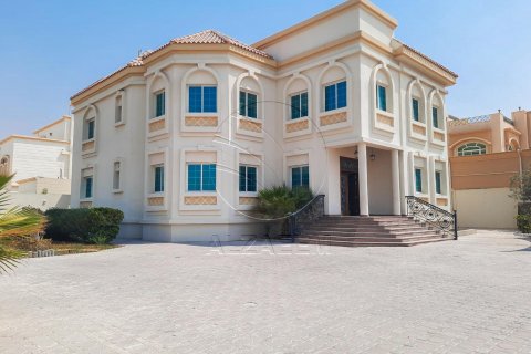 Villa à vendre à  Shakhbout City, Abu Dhabi, EAU 2090 m2 № 616044 - photo 1