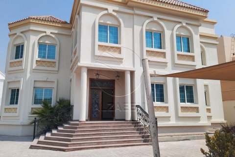 Villa à vendre à  Shakhbout City, Abu Dhabi, EAU 2090 m2 № 616044 - photo 3
