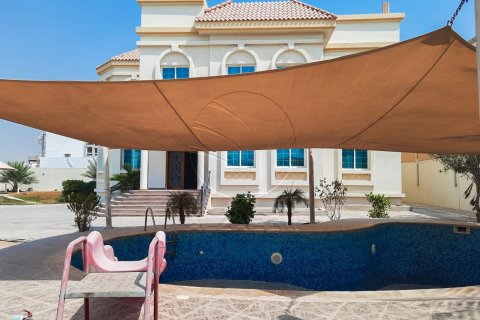 Villa à vendre à  Shakhbout City, Abu Dhabi, EAU 2090 m2 № 616044 - photo 4