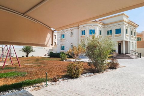 Villa à vendre à  Shakhbout City, Abu Dhabi, EAU 2090 m2 № 616044 - photo 2