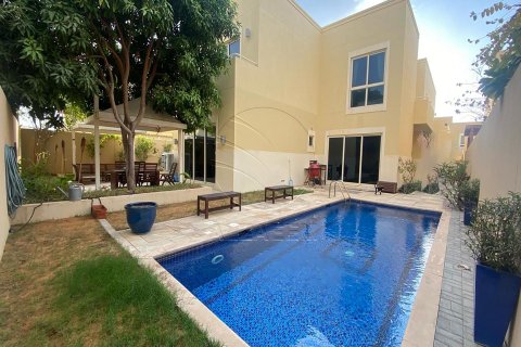 Vila v Al Raha Gardens, Abu Dhabi, SAE 5 ložnice, 588 m² Č.: 616042 - fotografie 1