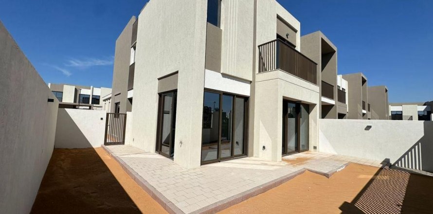 Dubai、UAEにあるヴィラ 4ベッドルーム、257.2 m2 No632900