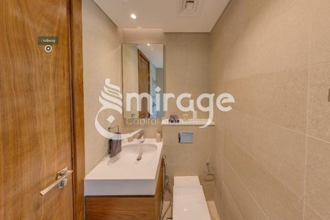 Müüa villa asukohaga Abu Dhabi, AÜE: 5 magamistoaga, 810.9 m² Nr 597326 - pilt 2