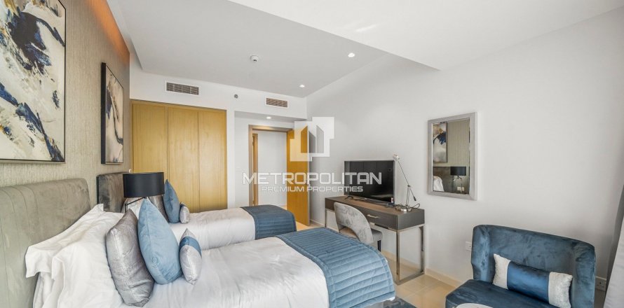 Apartment in Business Bay, Dubai, UAE 3 bedrooms, 158 sq.m. № 592499